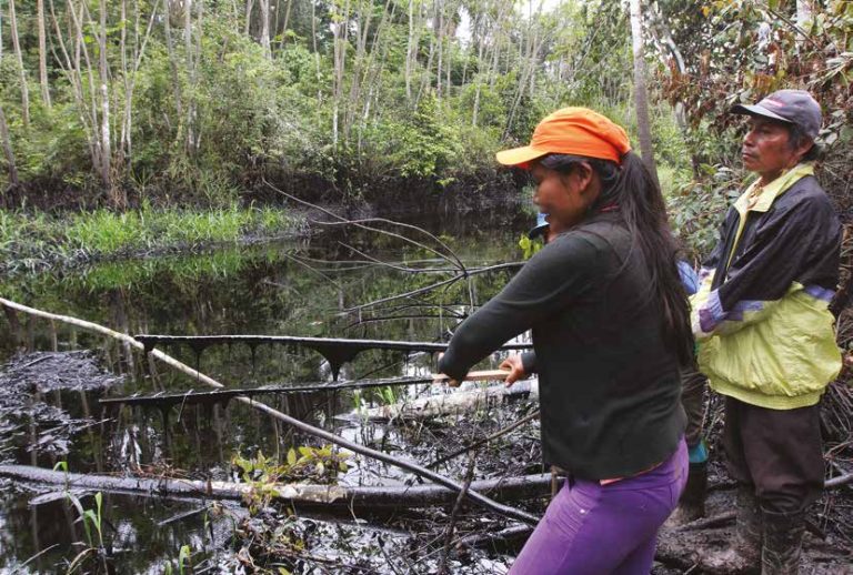 Mujeres kukama: efectos de la actividad petrolera en su salud emocional