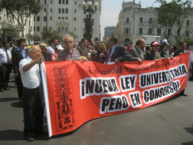 La Universidad peruana: entre la autonomía y el autismo