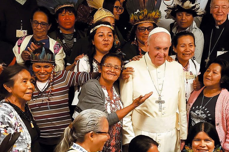Mujer: una presencia con voz propia